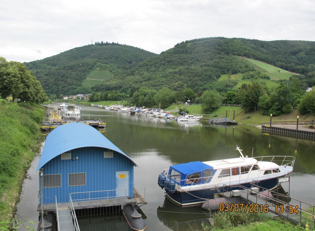 Mosel - River - Quartier 31 Hotell Lieser Exteriör bild